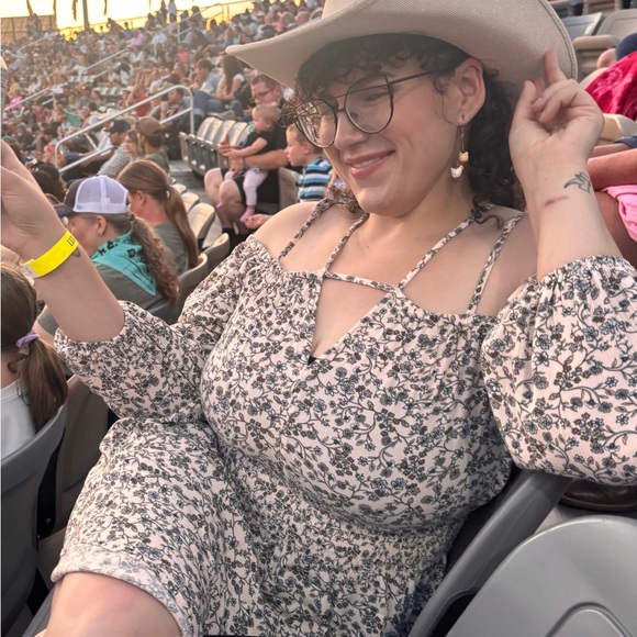 Meet your Posher, Sarah - Picture 5 of 16